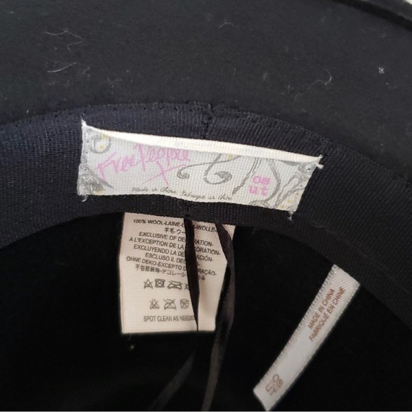 Free people Wythe black wool hat. One size fits most, leather strap. - Picture 3 of 3